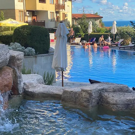 Garden Of Eden B3-2 Private One Bedroom Apartment *