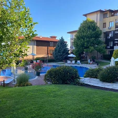 Garden Of Eden B3-2 Private One Bedroom Apartment *